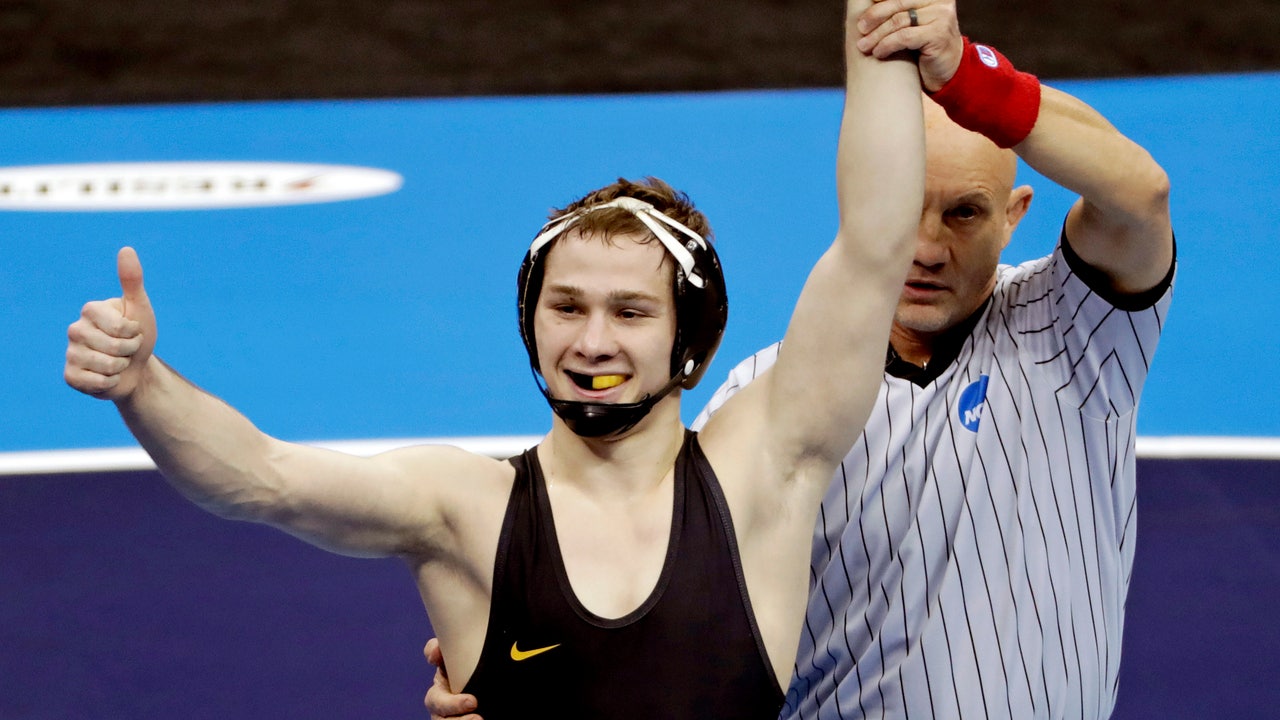 Hawkeyes out to break Penn State's grip on wrestling titles